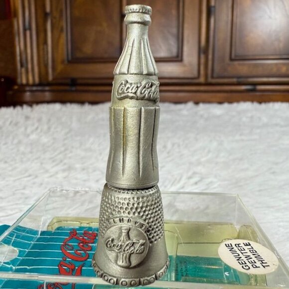 NWOT Vintage 1995 Coca-Cola Genuine Pewter Coke Bottle Thimble - Picture 2 of 13